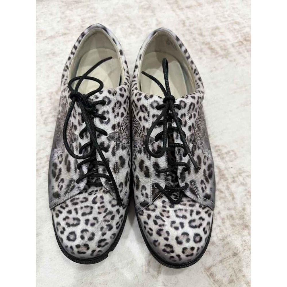 Icon Shoes Wearable Art Snow Leopard Blue Eyes Leather Oxford Sneakers 10